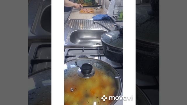 Солянка с сосиской и картошкой за 30 минут. Вкусный,сытный, бюджетный обед или ужин.