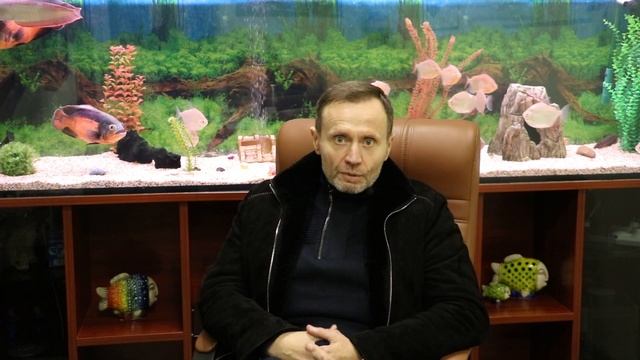 Шмыгаль повысил пенсии и зарплаты - Пелюховский