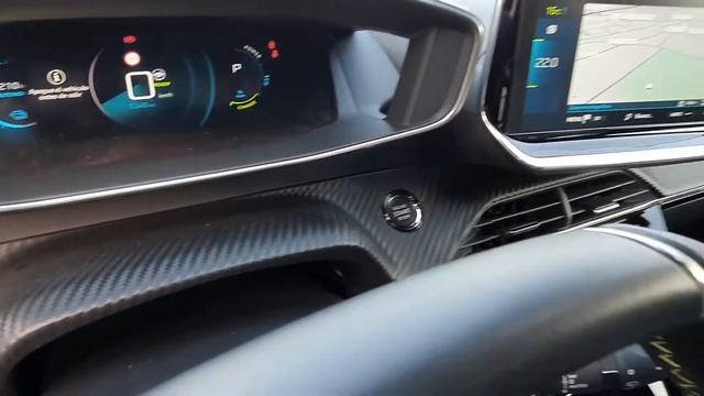 Peugeot e-2008 GT: el que ruge en silencio