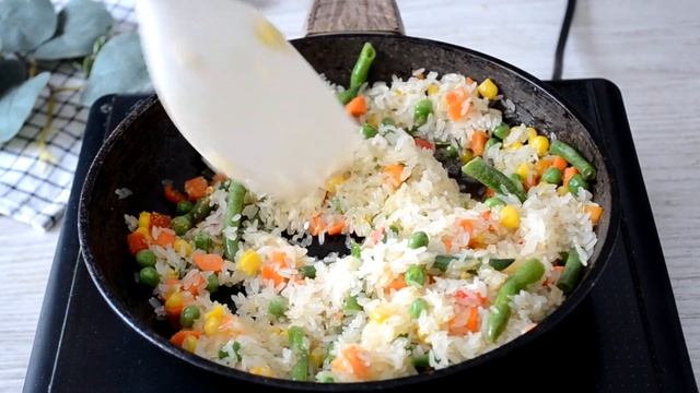 ТАКИЙ ГАРНІР ВАМ НЕОДМІННО СПОДОБАЄТЬСЯ! Рис з овочами на сковороді