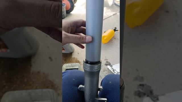 Замена сальников и масла в передней вилке Yamaha FZS 1000 FAZER. Разборка и сборка вилки мотоцикла.