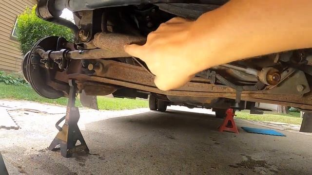 S1:E5 Mini Bus Steering Linkage Removal