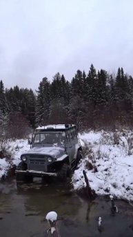 Самодельный Вездеход на Базе УАЗ форсирует малую таёжную речку