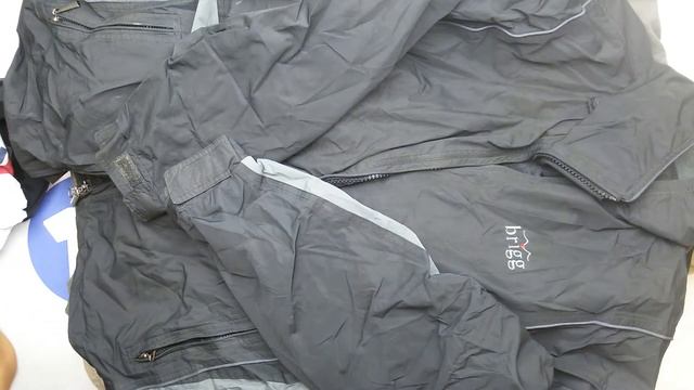 10684 Ветровки мужские 31054 (extra/1 кат) 5 пак 35.7кг 4.2€\кг 51шт