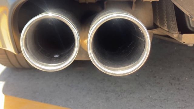 2010 BMW E64 M6 - Idle from Exhaust