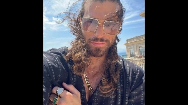 Surprise gift from Demet Özdemir's ex-boyfriend surprised her fans!