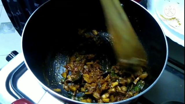 കൂർക്ക ചെമ്മീൻ ഉലർത്ത്/ Chemmen Ularth//koorka chemmeen rost/Koorka Chemmeen Mezhukkupuratti