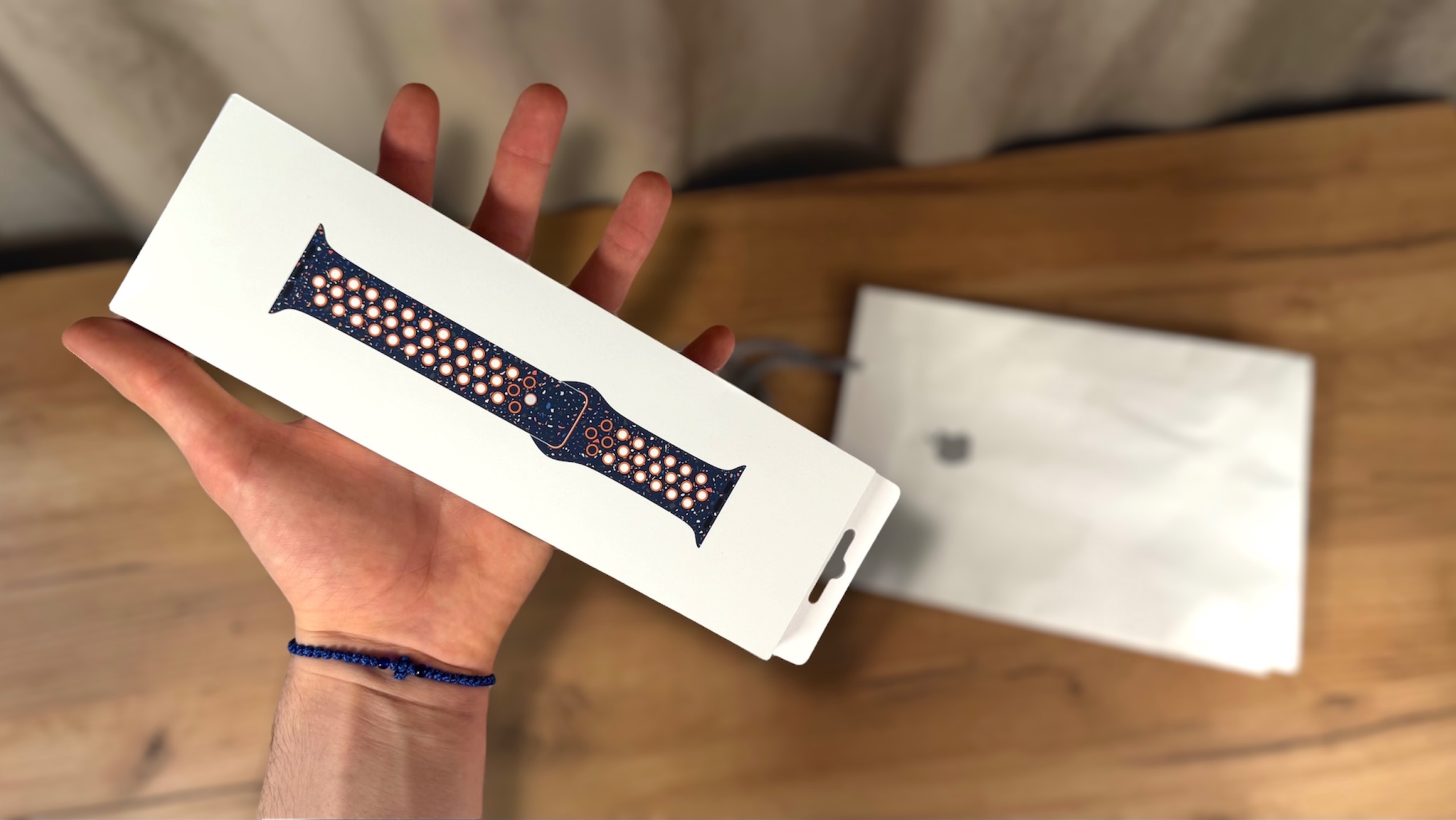 Распаковка ремешка Nike Blue Flame для Apple Watch