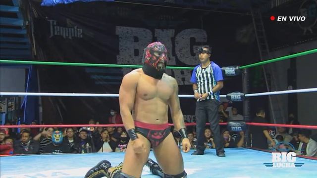 The Tiger llegó para retar a Emperador Azteca a un duelo de máscara vs máscara