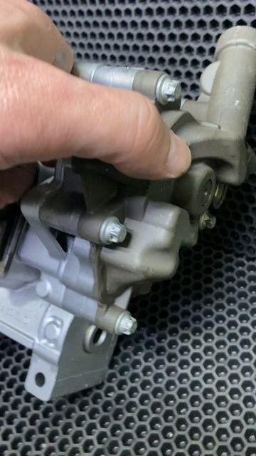 Насос масленый в сборе Mercedes 271