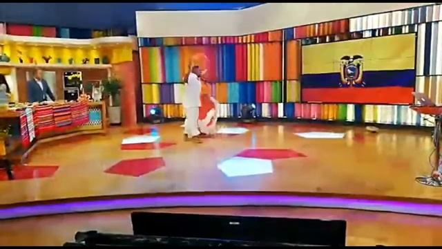 Stefania Nazareno Cañola y Daniel Arroyo, BAILANDO MARIMBA EN SANTIAGO DE CHILE