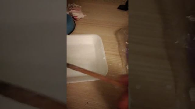 Делаю папье маше без голоса :3