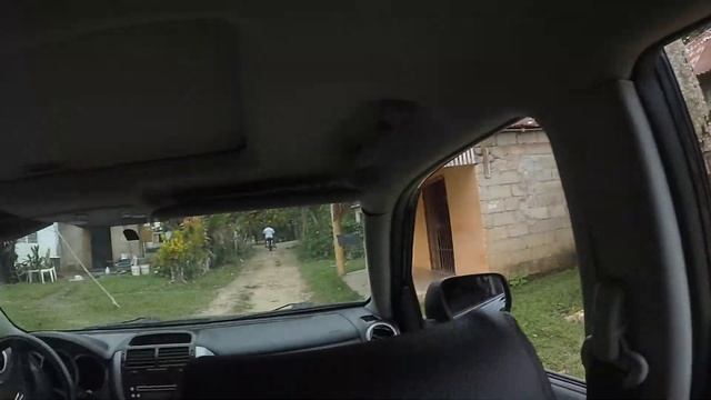 Дорога к отелю в городе El Limon