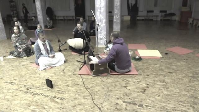 2016.01.07, Чт. - СПб, КЦ Гаура. Чт Киртан