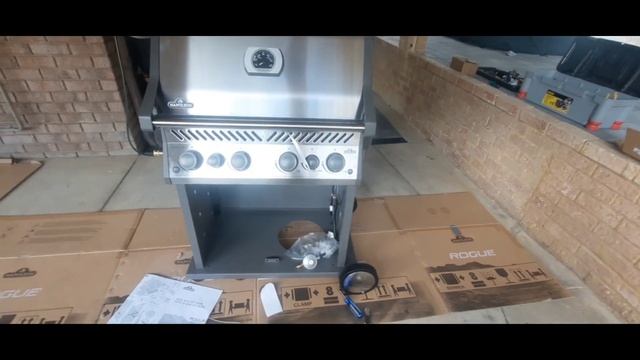 Napoleon Rouge RSIB 525 4 Burner grill Asembly.