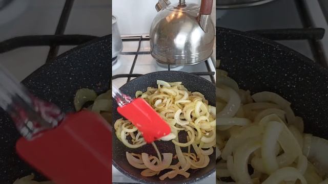 Пикша с луком в сливках 😋😋😋