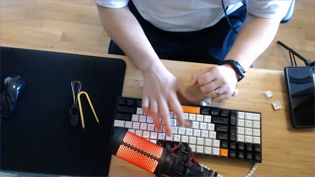 Gateron Yellow Switch Vs Kailh Box Silent Pink Switch - Quick Comparison (Stock)