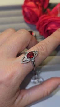 Поклонницы шпинели, ваш час настал 🤩
Шикарное поступление колец со шпинелью по очень приятным ценам