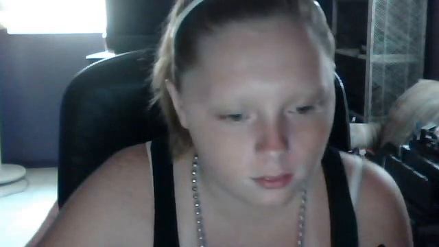 cupcakeface1213's webcam video July 26, 2011 01:39 PM