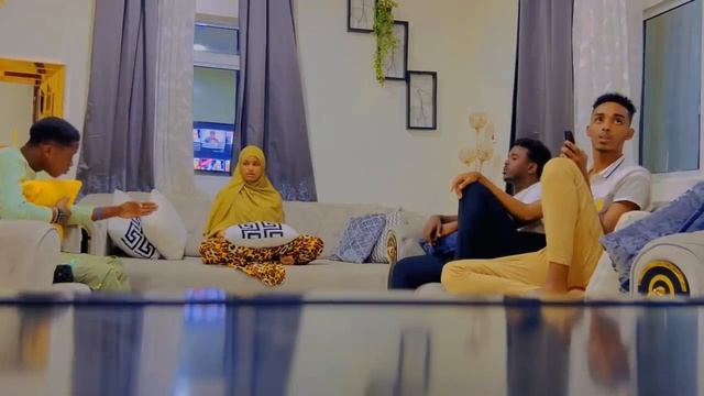 prank rihaan ooo LA dharbaaxay io jeztey oo xanaqay 😀😀😀😀