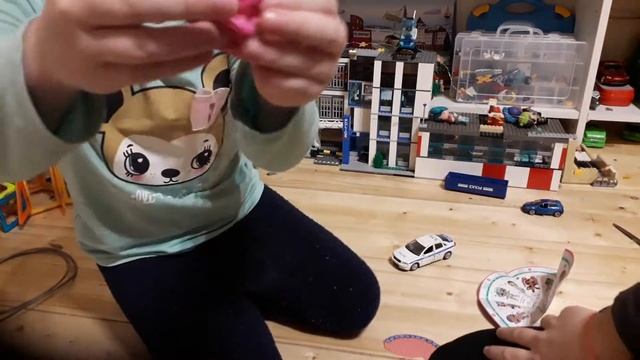 Мы распаковываем куклу лол знако задиака! Презент сурпрайз 2 серия