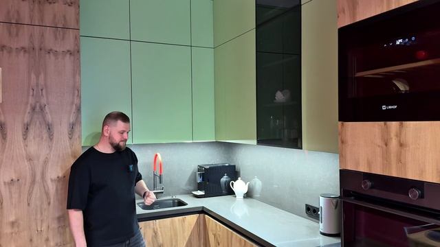 Обзор кухни из натурального шпона и эмали ЖК ЗилАрт