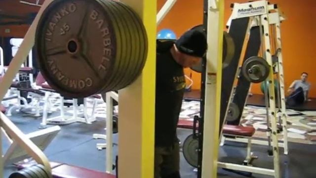 Fabian - Squats 630 Pounds.