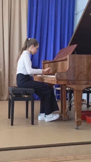 Ларченко Арина (3 класс), Л. Бетховен - Вальс