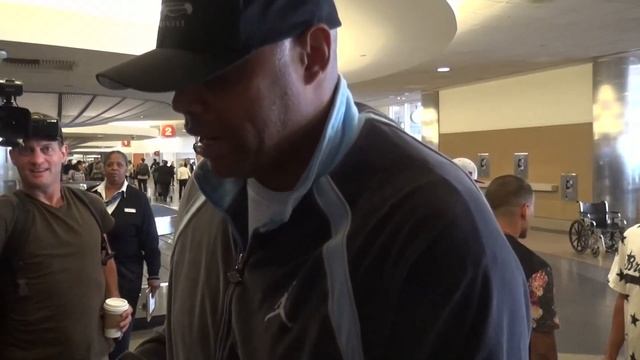 Charles Barkley Walks With A Limp At LAX, Talks Oscars, Tiger Woods, A-Rod And Kobe