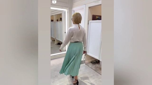 Красивая стильная женская одежда Платья