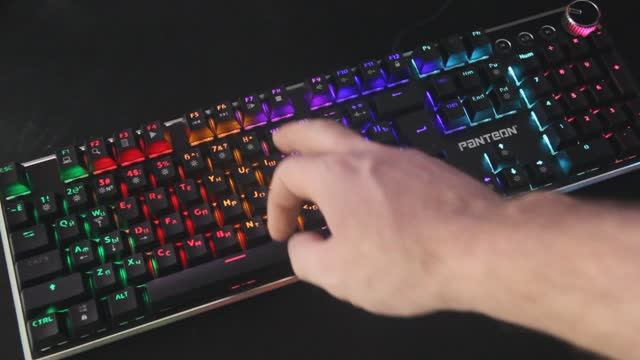 Механическая клавиатура Panteon T9 демонстрация работы подсветки