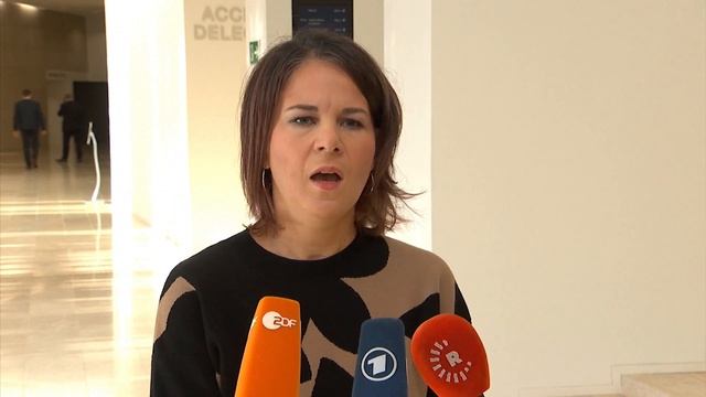 Annalena Baerbock announces sanctions against Iran!