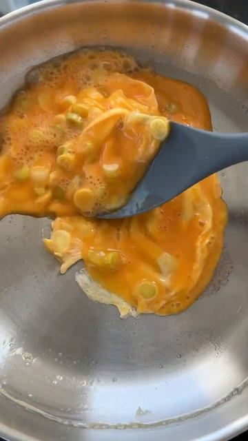 Chilli Oil Scrambled Eggs #breakfast #chillioil #eggs