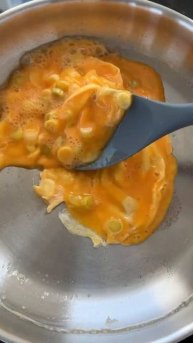 Chilli Oil Scrambled Eggs #breakfast #chillioil #eggs