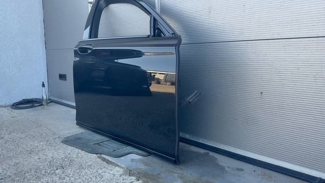 Дверь передняя правая BMW 7 G11/G12
Черная 475 цвет black sapphire metallic