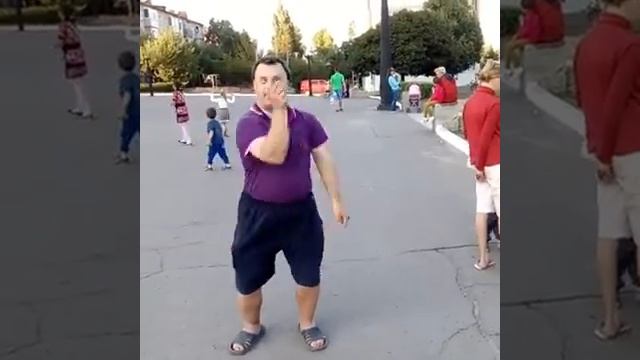 я таьнцую подь кррутую музыку юра главврач кличка дима михно