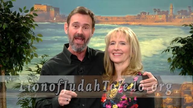 Rabbi K.A. Schneider and Cynthia Schneider WELCOME VIDEO