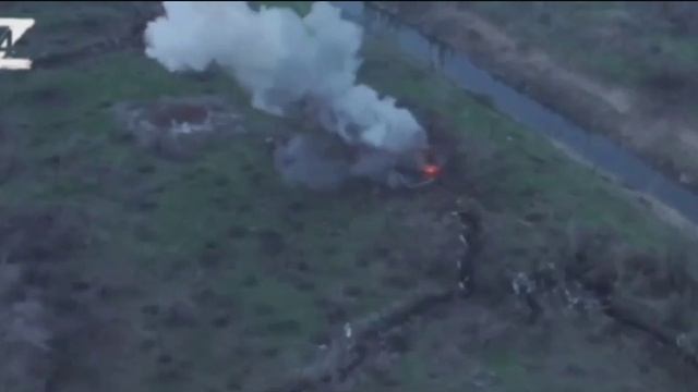 Операторы 4-й бригады подорвали метким влетом дрона блиндаж с пачкой врагов