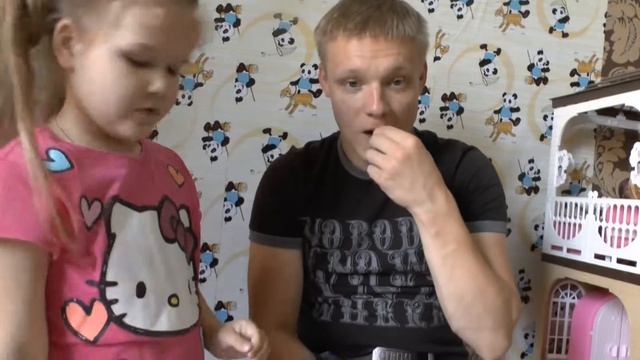 Едим жилейные конфеты
