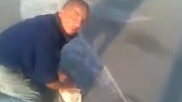 Кеша из Мелитополя  чертит мелком