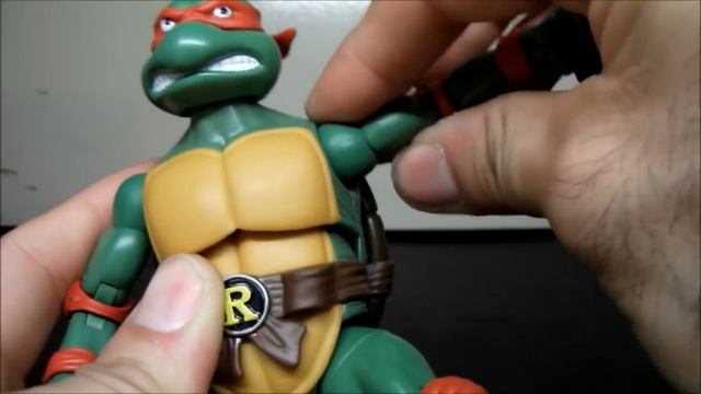 Playmates Teenage Mutant Ninja Turtles Classic Collection Raphael Figure Review