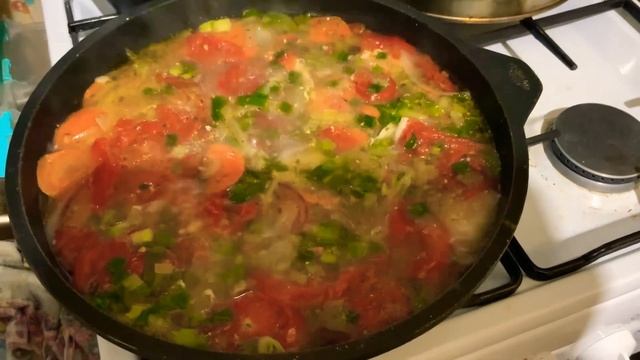 Всем приятного аппетита кто кушает тушим курочку с овощами всем прекрасного вечера 12.12.-4 и отдых
