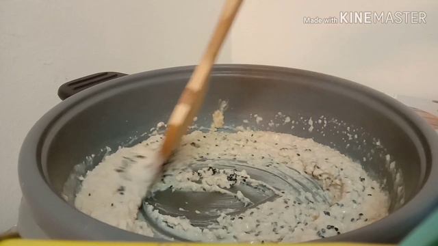 Banana And Macadamia Nuts Oatmeal With Health Benefits