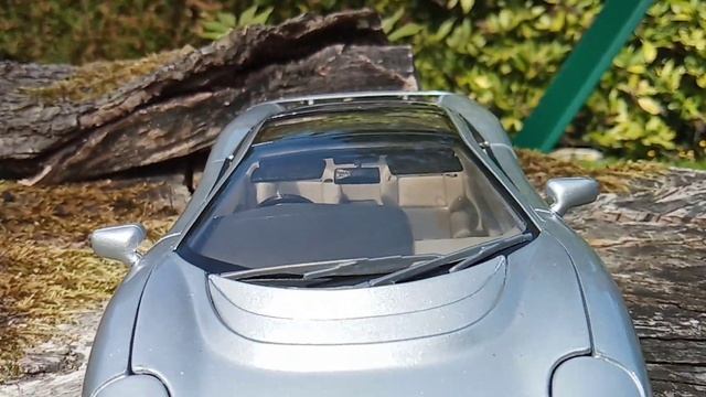 Jaguar XJ220 (Maisto 1/18)