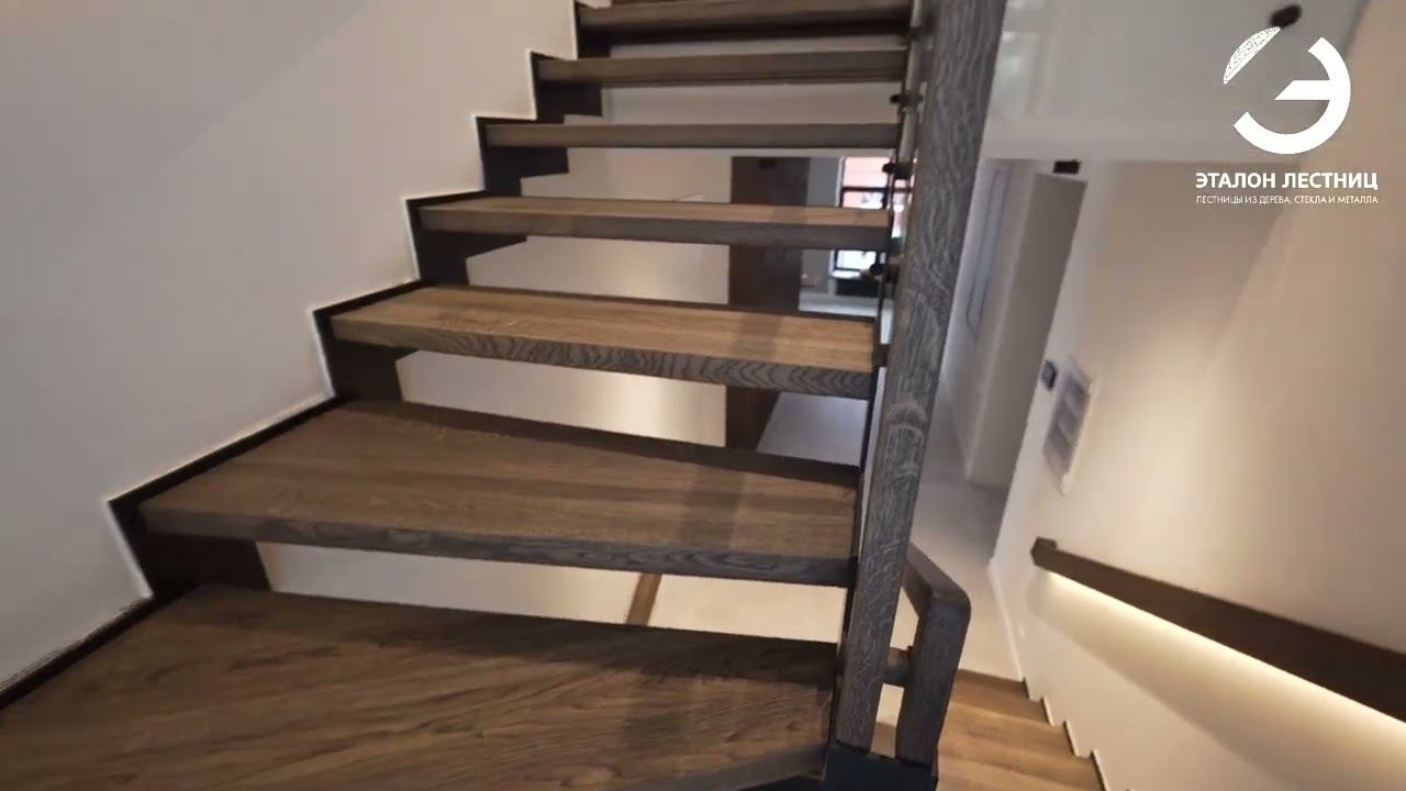 Лестница на металлическом каркасе