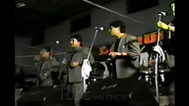 HAY UN HOYO EN LA ORILLA DEL MAR - ARMONIA 10 MAKUKO GALLARDO en vivo PACASMAYO 1996