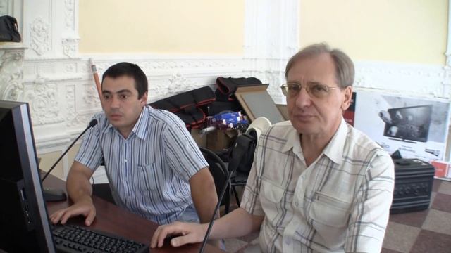 Комментаторы