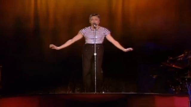 Madonna - La Isla Bonita (The Girlie Show)