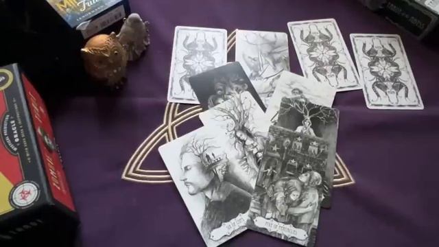 Гадание на РАБОТУ! Что ожидать в течении месяца/Таро расклад🔮Послание СУДЬБЫ
