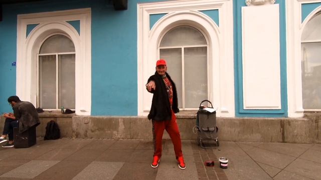 ПИТЕР УЛИЧНЫЕ ТАНЦЫ ТАНЦОР МАЙКЛ НАБЕРЕЖНАЯ КАНАЛА ГРИБОЕДОВА НЕВСКИЙ ПРОСПЕКТ